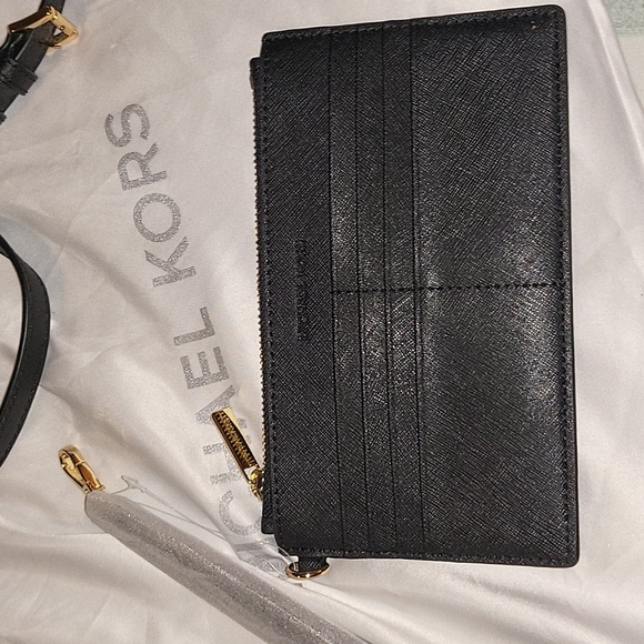 Gorgeous MK BAG WITH WRISTLET - Picture 11 of 13